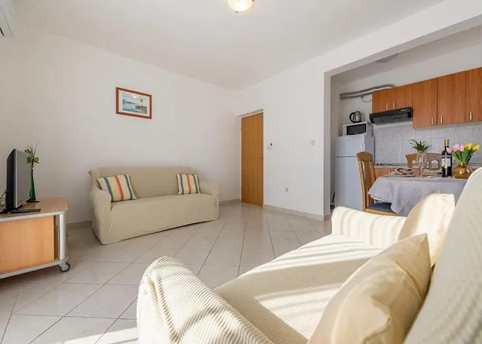 Anamarija - One Bedroom With Balcony - 3 Апартаменты Привлака